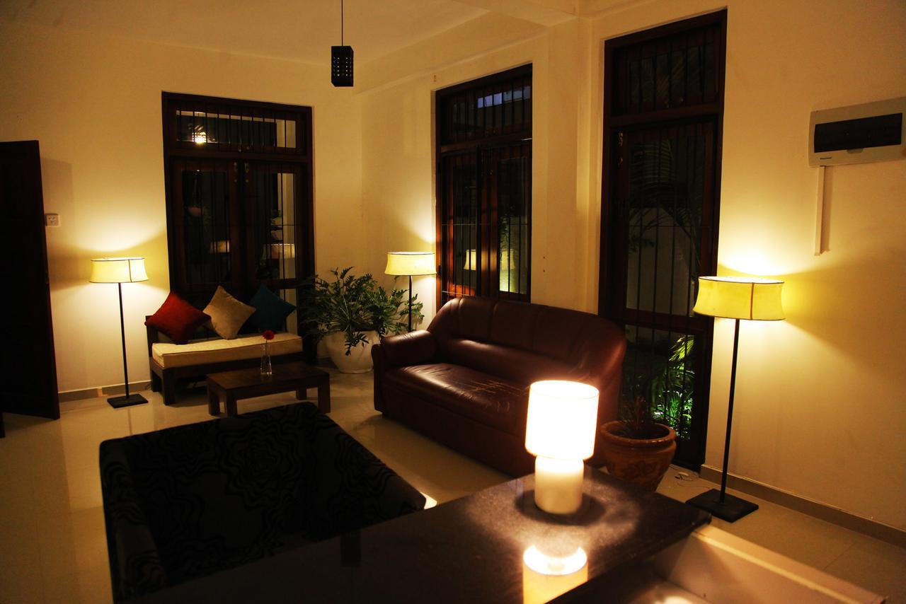 Rohini Residence Airport Transit Hotel Katunayaka Exterior photo