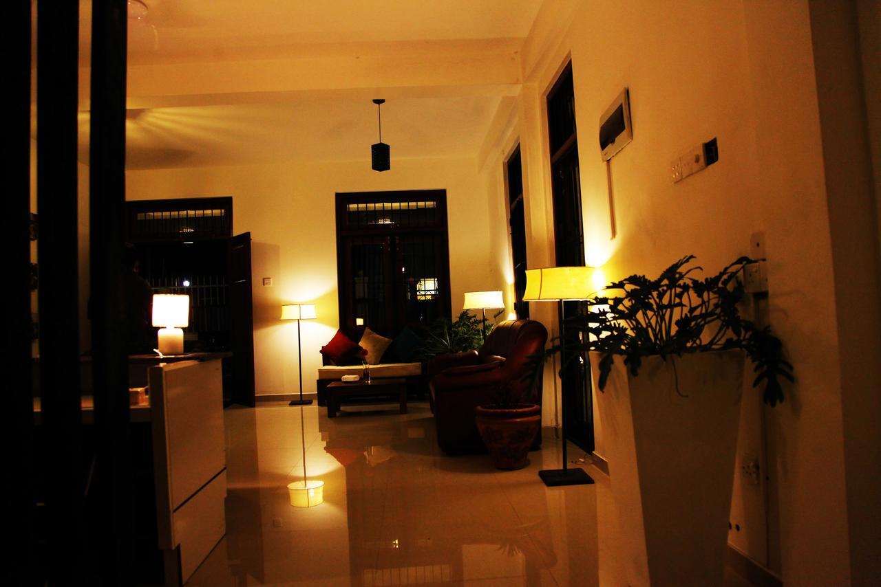 Rohini Residence Airport Transit Hotel Katunayaka Exterior photo